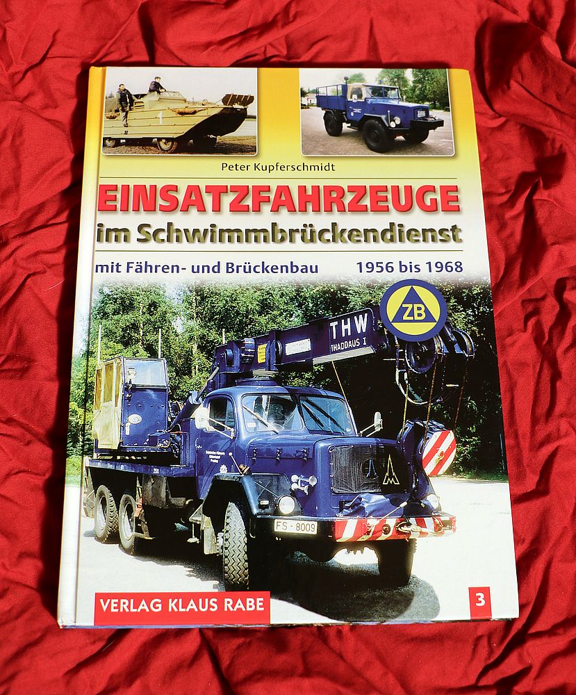 Einsatzfahrzeuge im Schwimmbrückendienst , Zivilschutz ZB