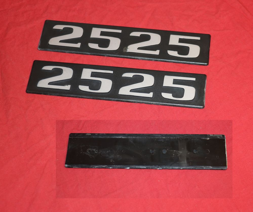 54110 Mercedes 2525 Schriftzug 2 Stück