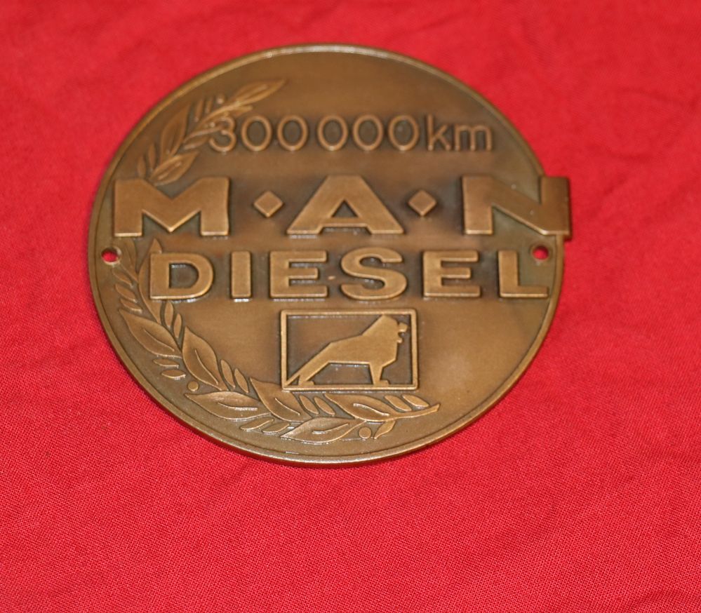 Plakette MAN 300.000 KM