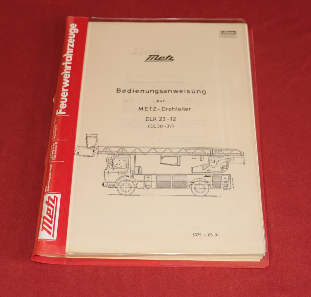 METZ  Drehleiter  DLK 23 - 12   ( DL 30 - 37 ) Feuerwehr