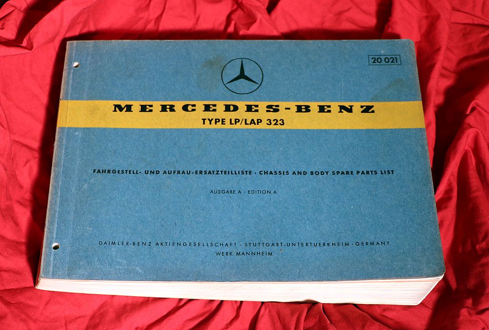 Mercedes LP / LAP 323    Fahrgestell, Aufbau und Fahrerhaus