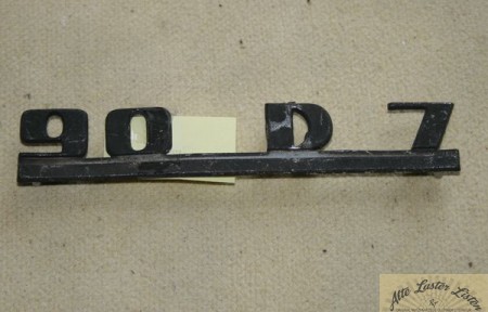 Schriftzug 90 D 7