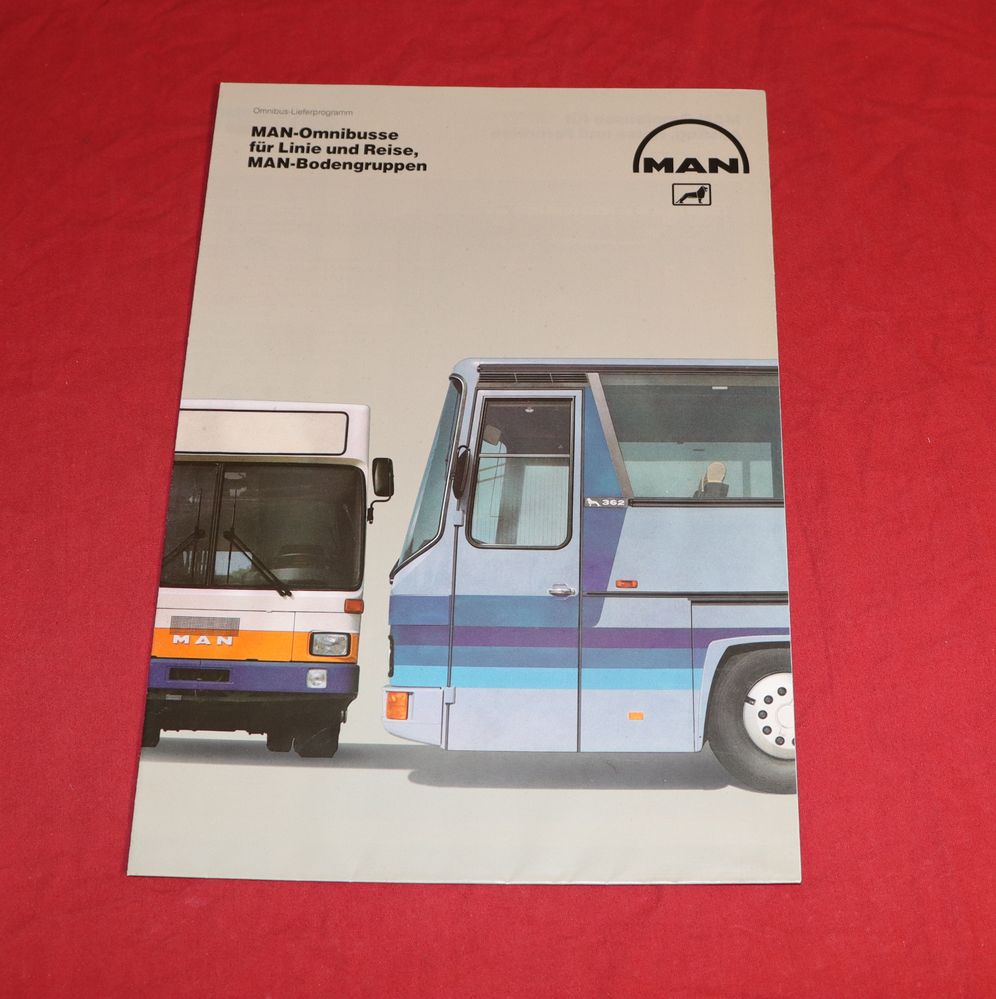 MAN Omnibusse für Linie und Reise , Faltprospekt