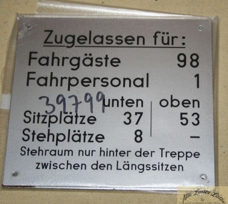 Schild aus Doppeldeckerbus Berlin , Fahrgastzahlen